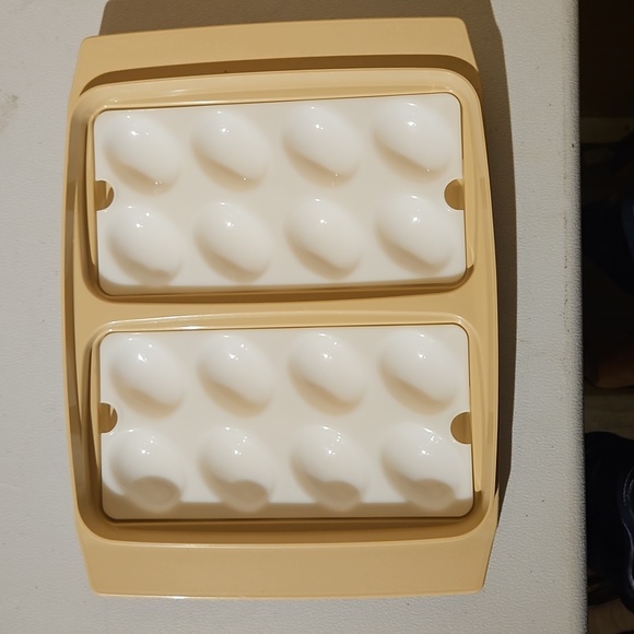 Vintage Tupperware deviled egge holder 723-2 - Picture 2 of 4